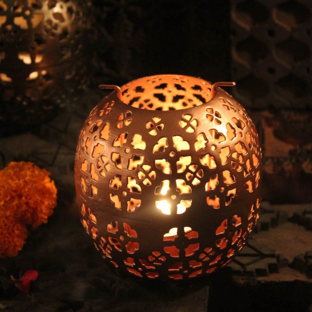Eye-catching Handcrafted Copper Round T-light Holder