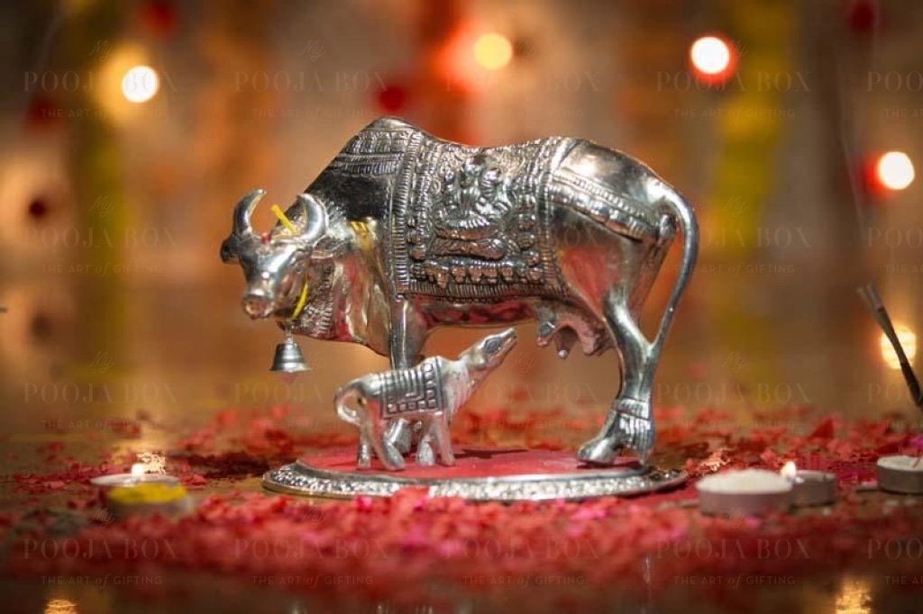 Auspicious Silver Color Kamdhenu Cow And Calf Showpiece Idols